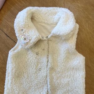 Girls Fluffy Vest Size 4